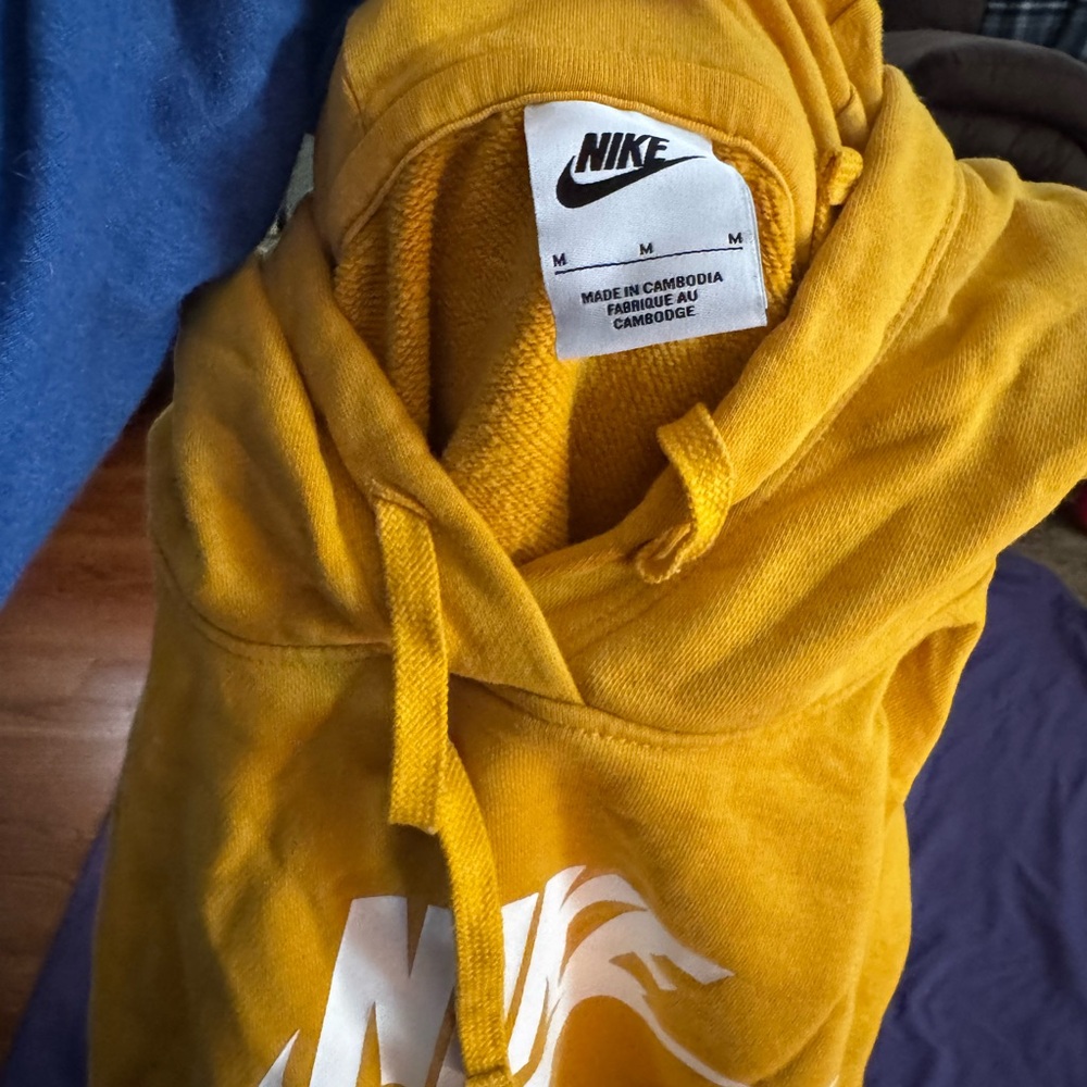 Nike jogger set cropped hoodie size medium goldenrod yellow fits like a large